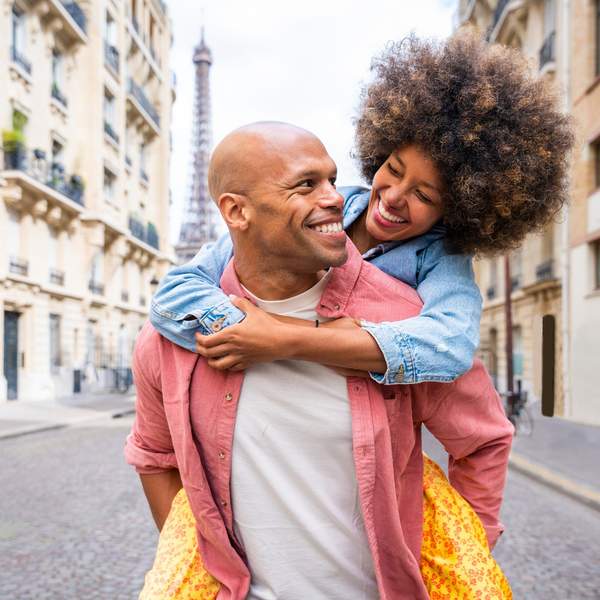 Aries-woman-Aquarius-man-love-compatibility