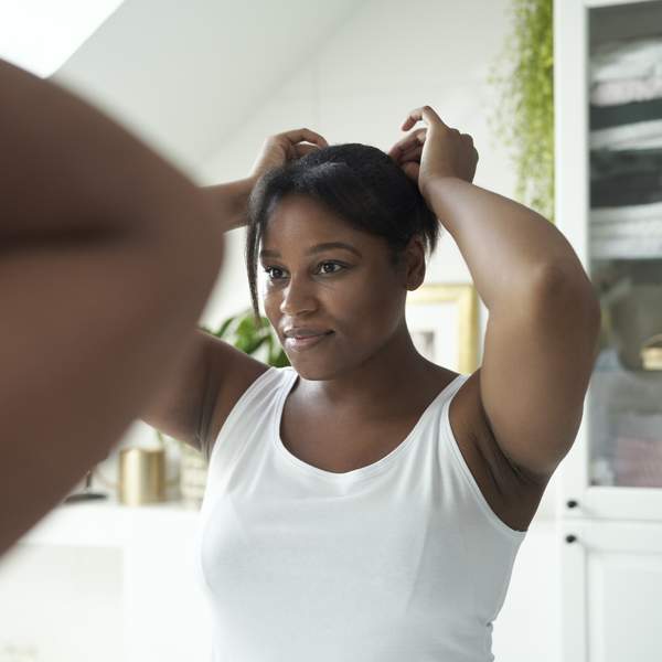 Black-woman-Seborrheic-dermatitis-scalp-condition