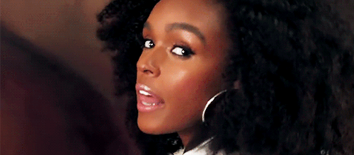 High End Makeup Vs. Drugstore Makeup: What Are You Really Paying For?