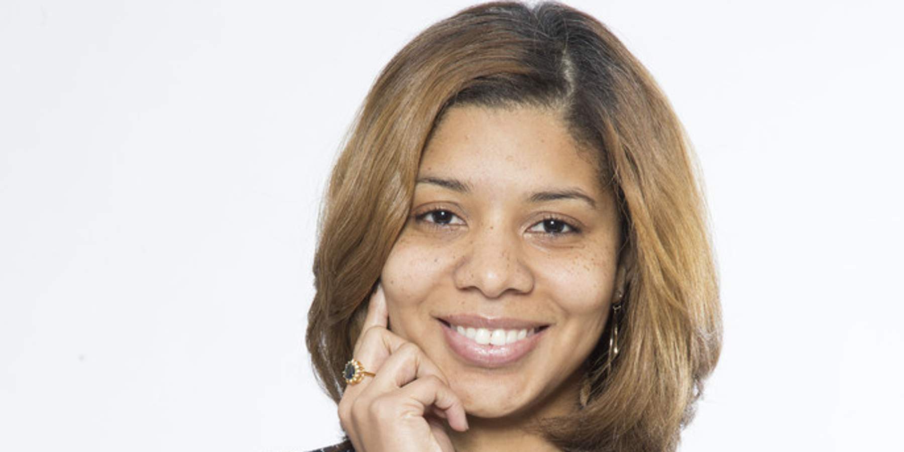 A Career Coach Shares The Best Way To Negotiate The Salary & Benefits You Deserve