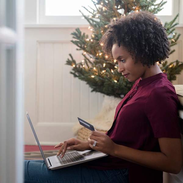 4 Tips To Secure The Bag So You Don’t Go Broke This Holiday Season