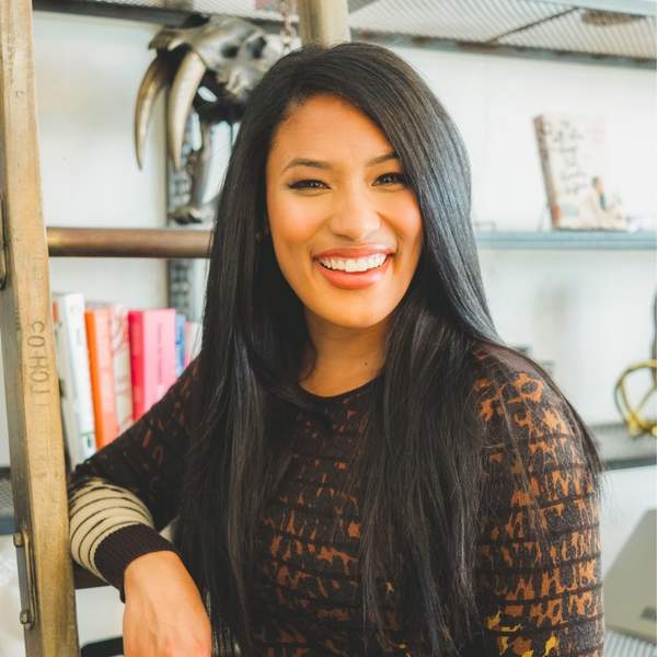 How Chelsea Hayes Quit The Corporate World & Used Communication-Savvy To Get The Bag