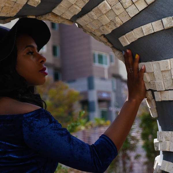 10 Telling Signs You're Standing In Your Own Way