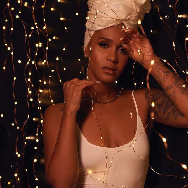 This Dope Female Barber Is Breaking Stereotypes As A True Mother/Hustler