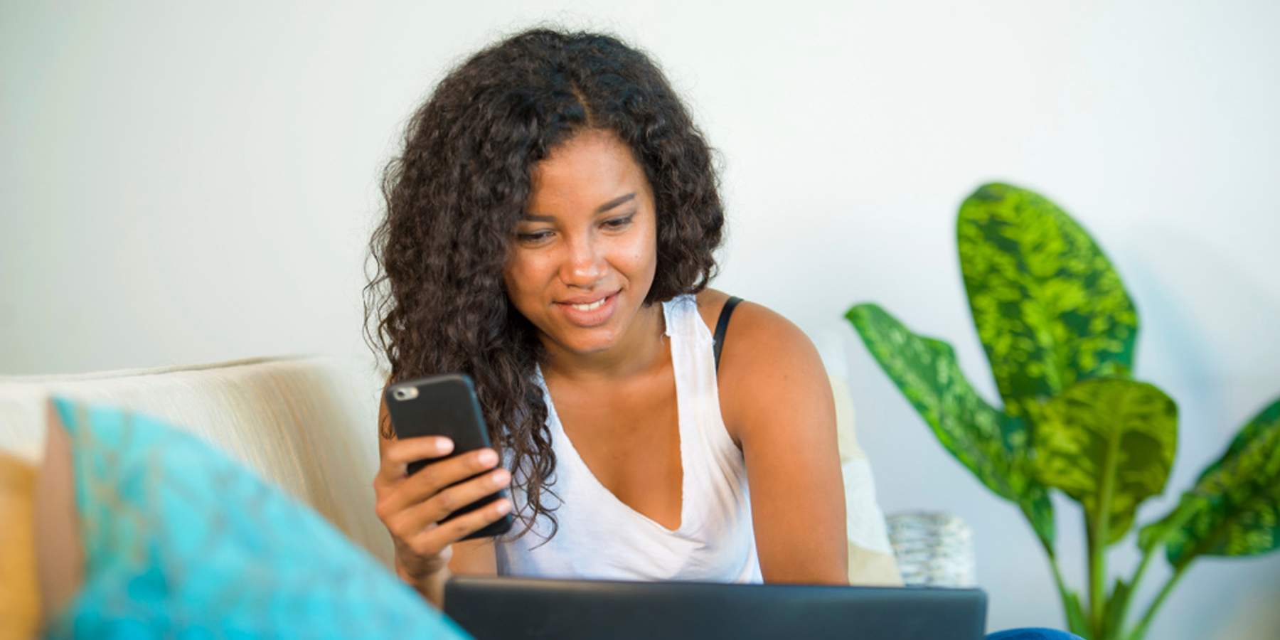 4 Ways Digital Overload Actually Helps Me De-Stress