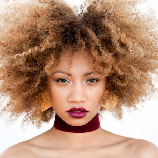 This Is How To Naturally Treat Premature Greying