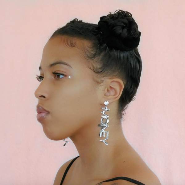 This Erotic Artist Rose To The Top 2.5% On OnlyFans While Saving Nearly Five Figures