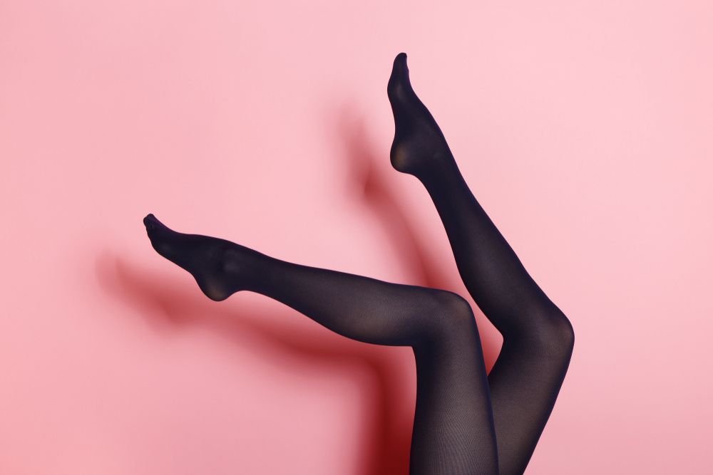 Beyonce Feet Porn - Why Am I Attracted To Feet? - xoNecole: Women's Interest, Love, Wellness,  Beauty