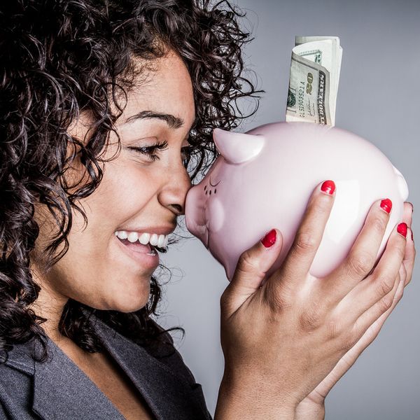 10 Ways To Keep Some Extra Coins In Your Pocket Every Month