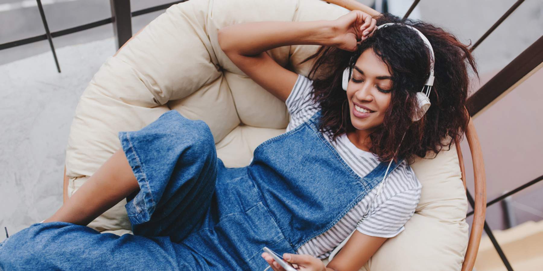 11 Podcasts For Every Beauty Enthusiast