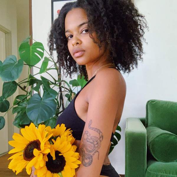 Master The Art Of The Sensual Thirst Trap With These Pro Tips