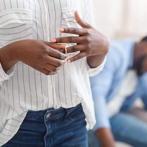 10 Terrible Reasons To Get Married