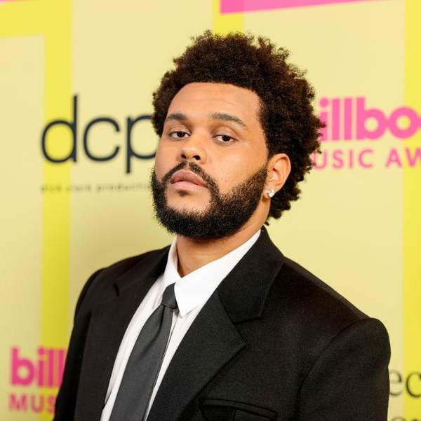 The Personality & Love Compatibility Of An Aquarius, Explained.