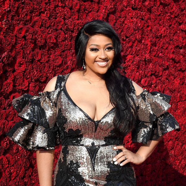 Jazmine Sullivan & Issa Rae Link Up For An Epic Conversation On Flexing Their Grown Woman Ish