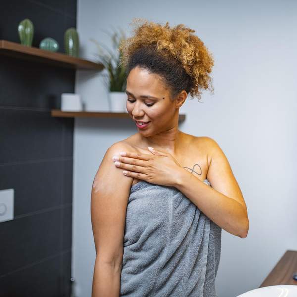 Amla Oil: The Oil That Your Hair, Skin & Nails Need This Fall