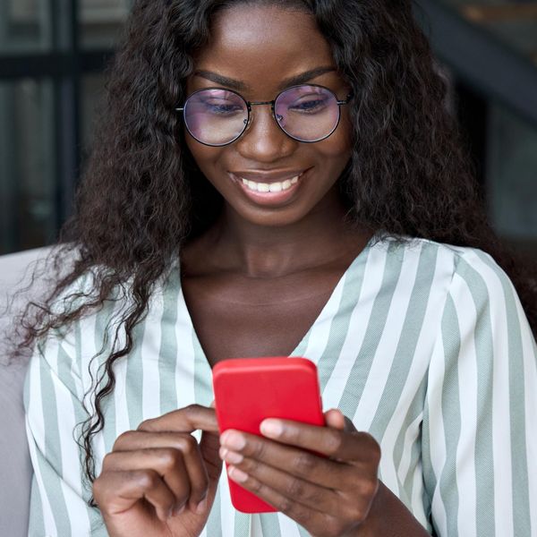 The Tinder Swindler: How To Avoid Being Scammed While Dating