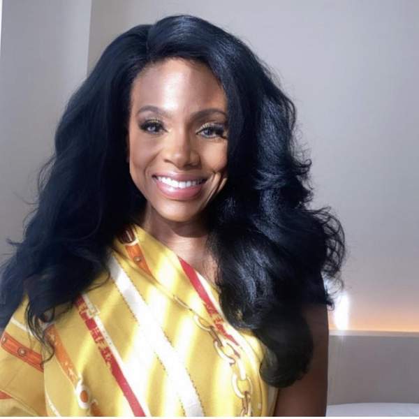 Sheryl Lee Ralph Breaks Down Viral Bridesmaids’ Photo From Her 2005 Wedding