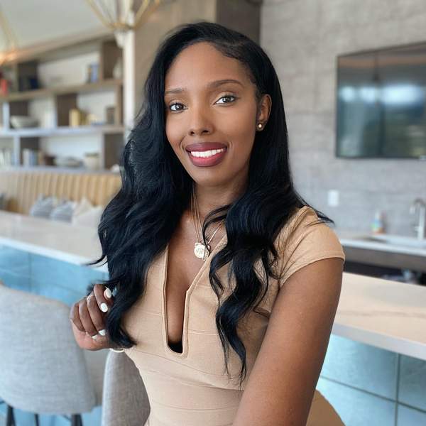 Women In Their 30s Share The Important Lessons Their 20s Taught Them