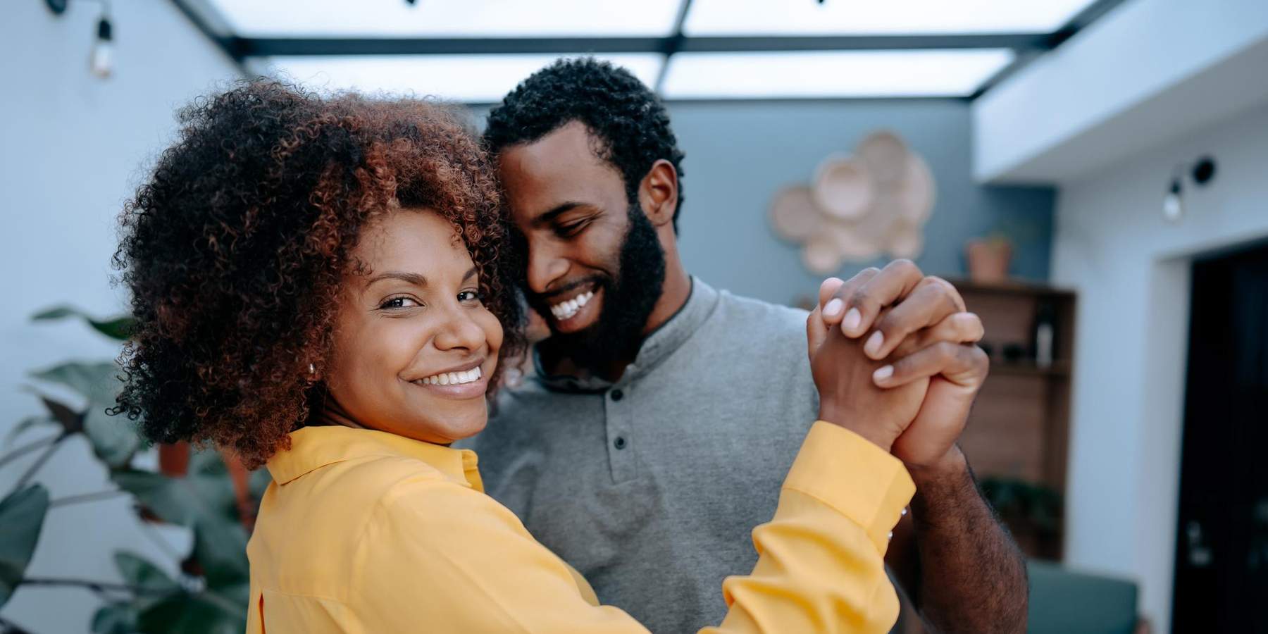 These 2023 Dating Trends Are Asking You To Set The Standard In Your Love Life