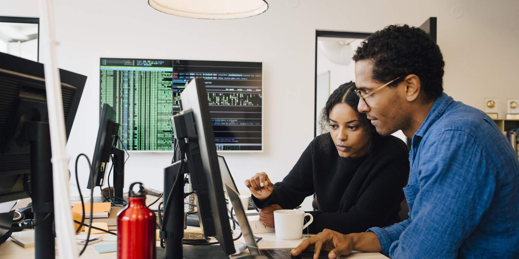 The Best Business Partners Of The Zodiac, According To Astrology