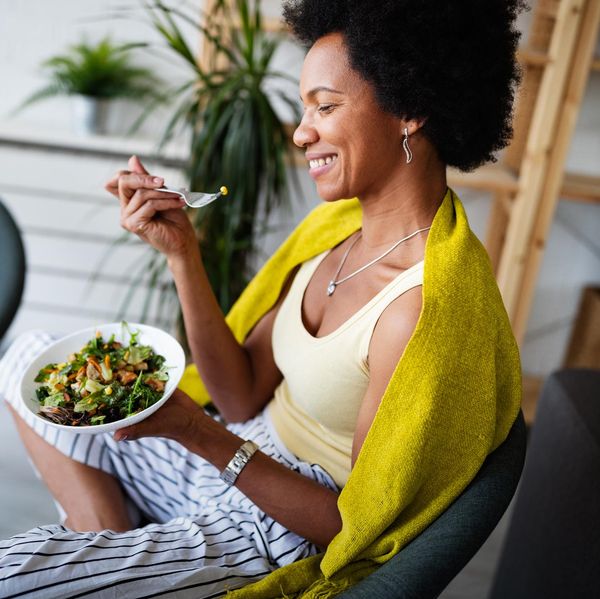 A Guide To Understanding The Link Between Food Insecurity & Disordered Eating In Black Women