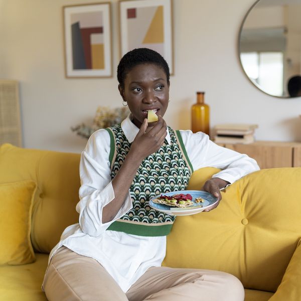 7 Healthy Snack Combos That Are As Satisfying As They Are Nutritious