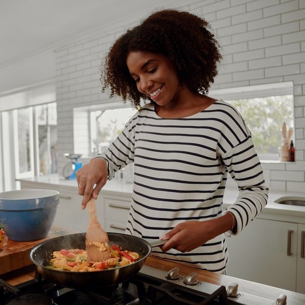 15 One-Pan Dinners That Are Perfect For Women Who Don't Feel Like Cooking