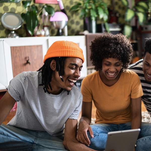 6 Solid Reasons Why You Could Use More Guy Friends