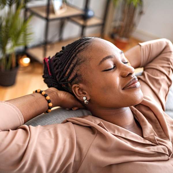 Get To Sleep Sooner By Activating This ‘Snooze-Button’ On Your Head