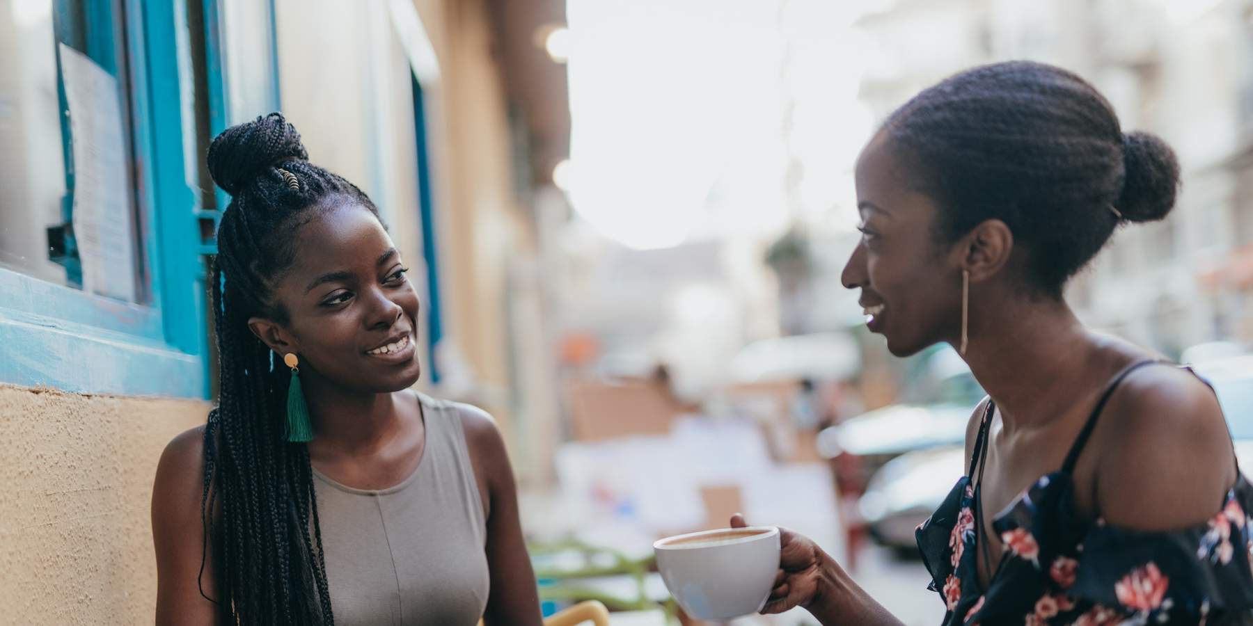 The Secret To A Richer Social Life Lies In The Underrated Magic Of 'Weak Ties'