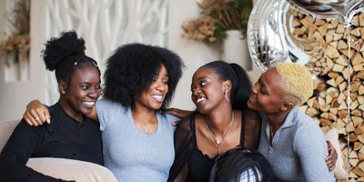 Four-young-woman-celebrating-Galentine-s-day