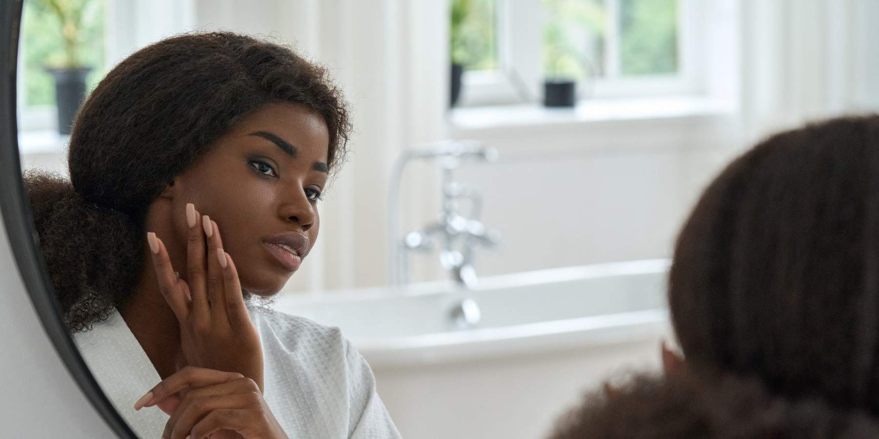 This Moisturizer Comes With A Built-In Sculpting Tool—And It Lowkey Changed My Skincare Routine