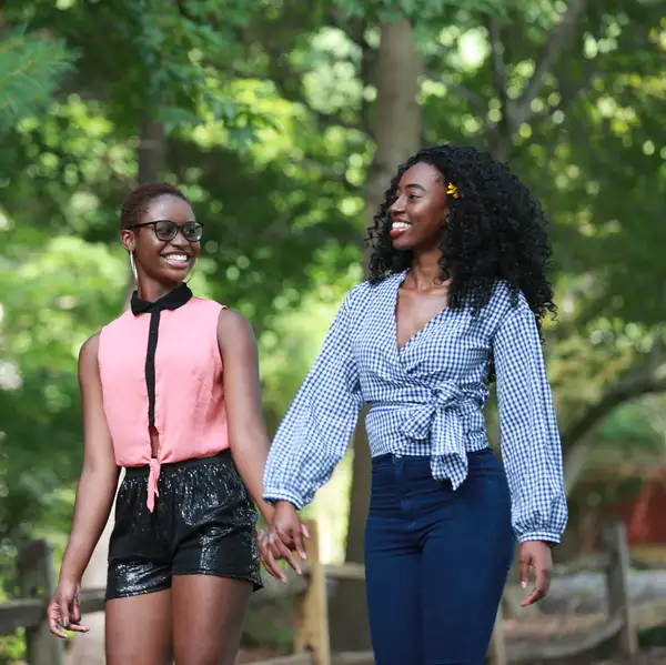 Signs You Might Be A Little Bi-Curious & What To Do About It