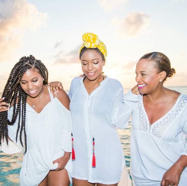 10 (Mostly) Health-Related Facts About Female Friendships That May (Or May Not) Surprise You