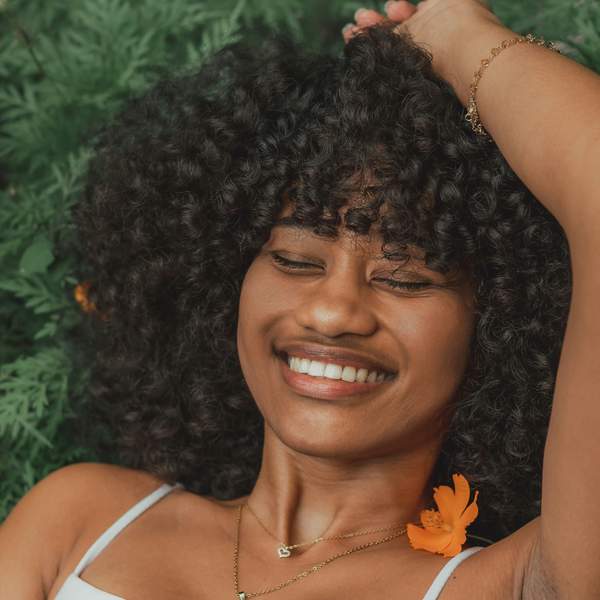 8 Essential Oils That Will Manifest (More Of) Your Feminine Energy