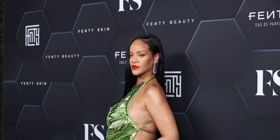 Rihanna-maternity-style
