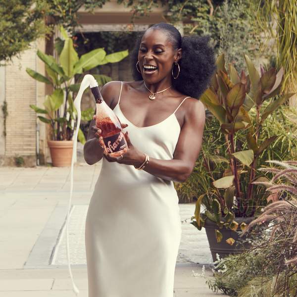 Issa-Rae-Viarae-Prosecco-Rose