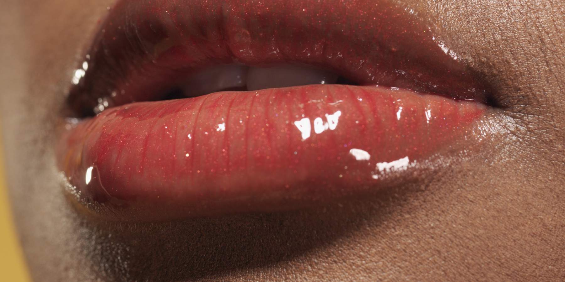 lip-gloss-vs-lip-oil