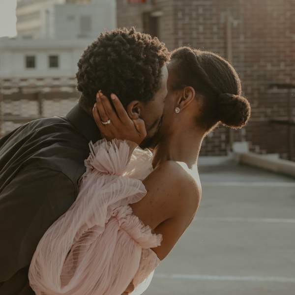 11 Green Flags To Look For In A Romantic Partner