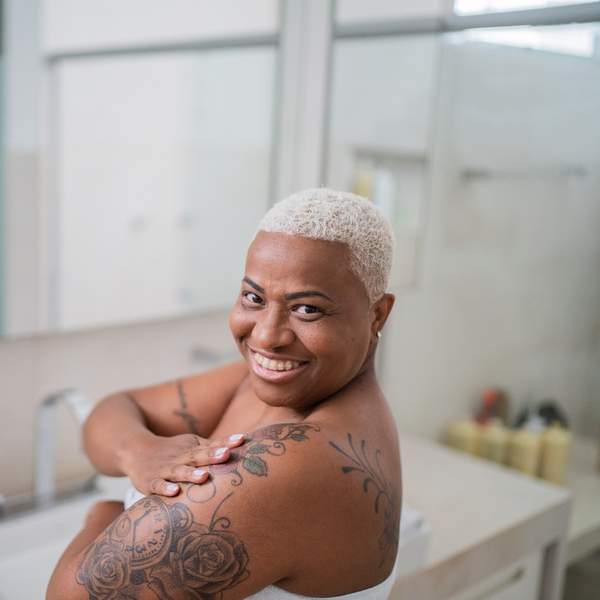 Menopausal-skincare-routine-anti-aging