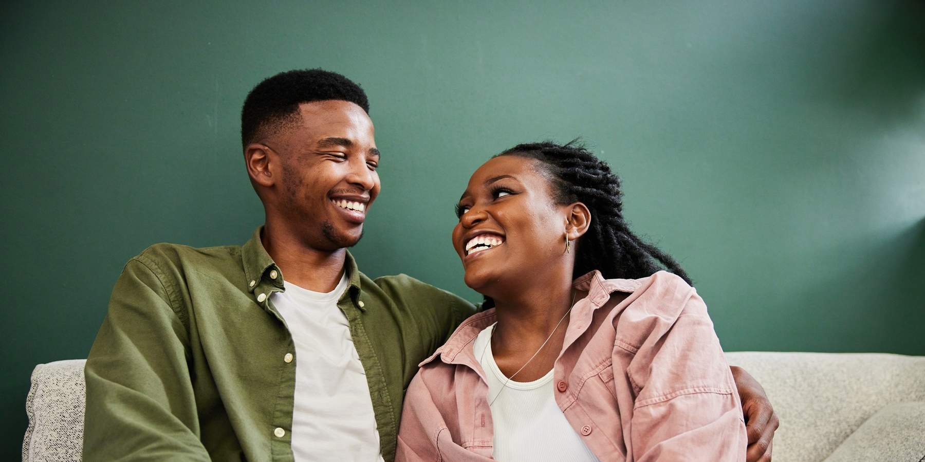 Sagittarius-woman-Leo-man-love-compatibility