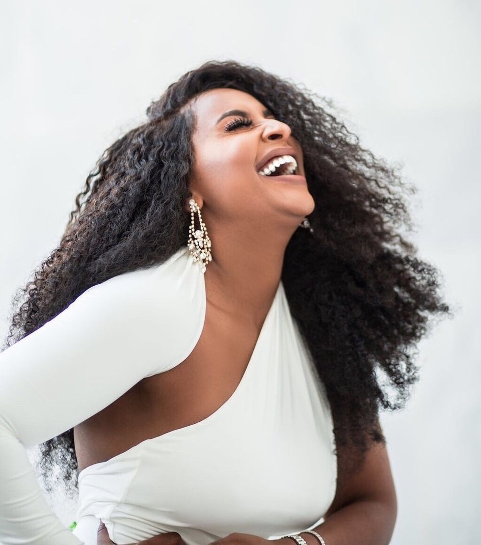 Sara-lovestyle-laugh