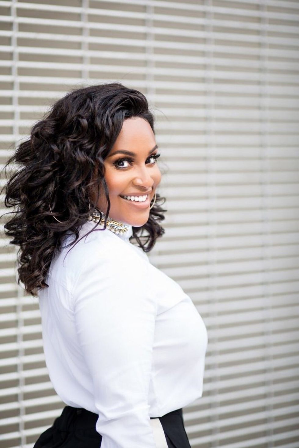 Sara-lovestyle-white-collar