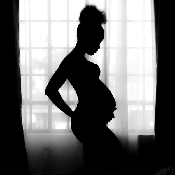 Silhoutte-pregnant-woman