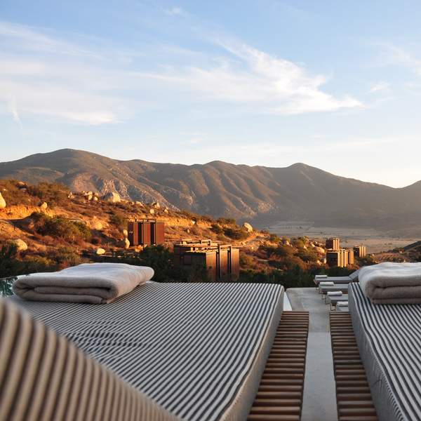 A Guide To Traveling Abroad Without Breaking the Bank