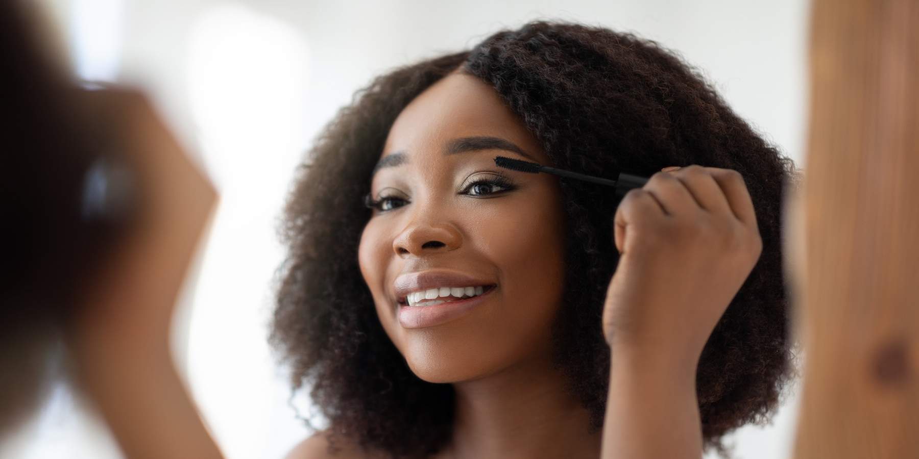 Ways-to-naturally-grow-eyelashes-at-home