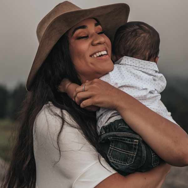 9 Post-Baby Etiquette Reminders For Friends & Family